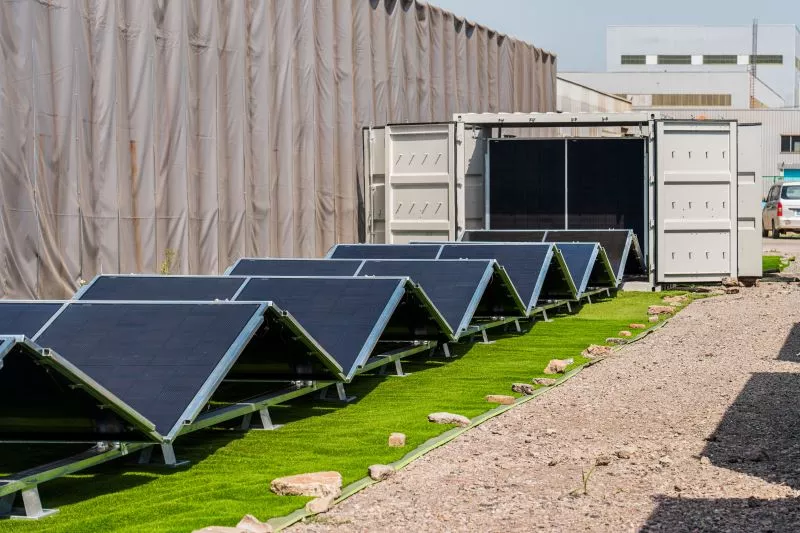 lzy solar container front view
